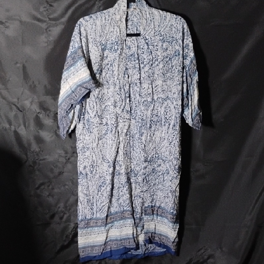 Elodie Navy and White Patterned Kimono Sz Lg